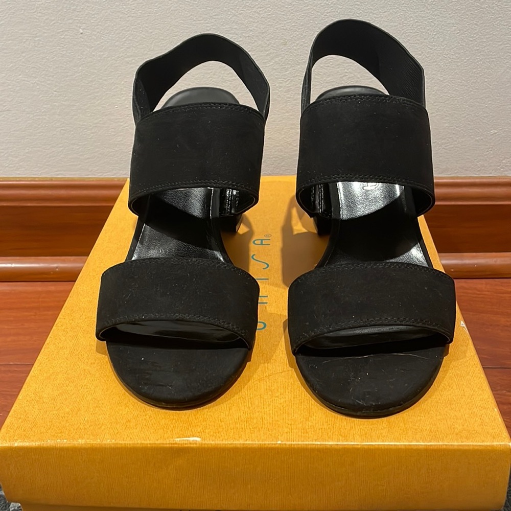 UNISA Black Sandals Size 8